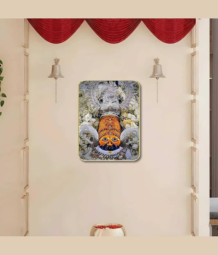 Livin'luxe Shrinath Ji Silver Mukut Darshan MDF Wall Art with Table Top Stand view 2