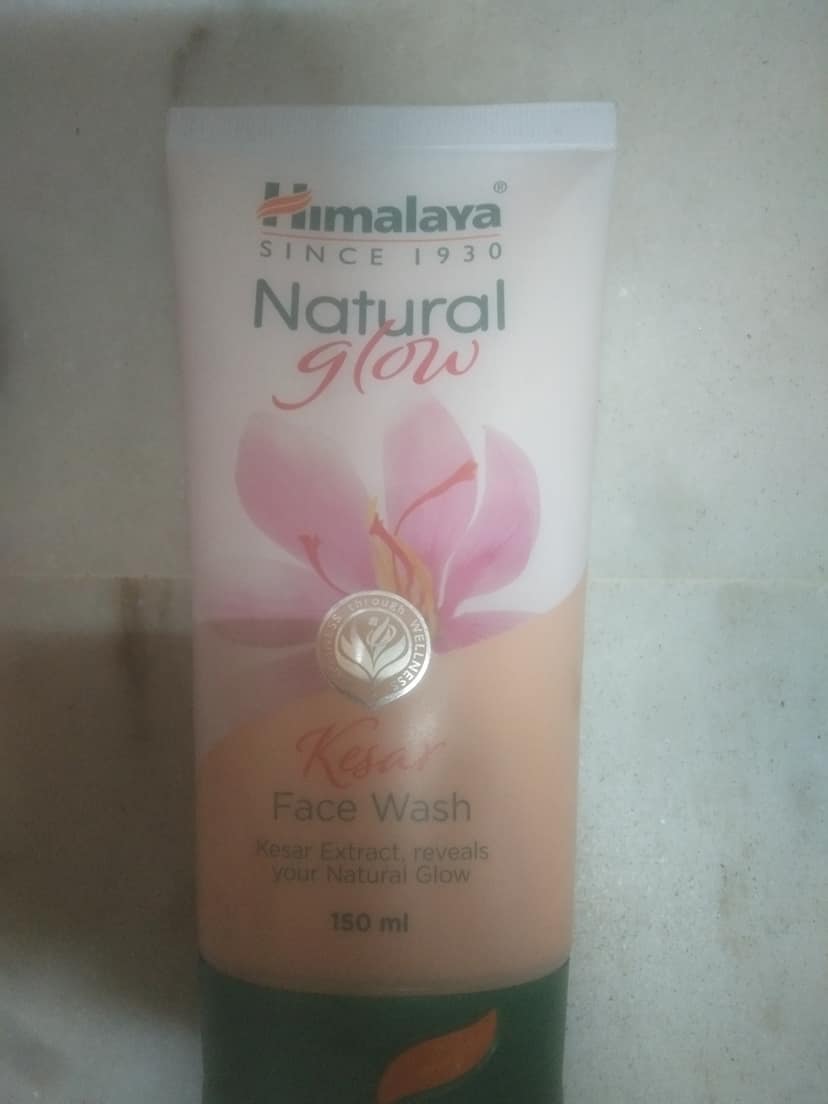 Himalaya Natural Glow Face wash kesar 150ml