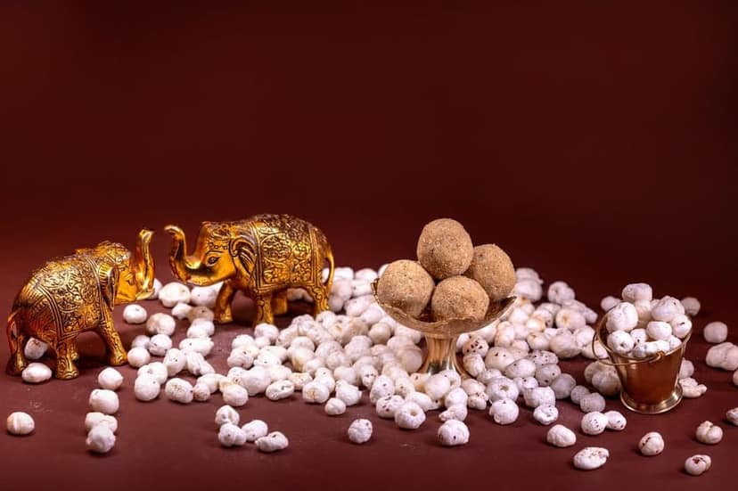 Desi Mitahara's Makhana Ladoo - Made with Makhana, Jaggery & Cow Ghee - Traditional Indian Sweet - Healthy, Nutritious Snack - 360g Pack - No Artificial Colours - Suitable for All Ages view 5