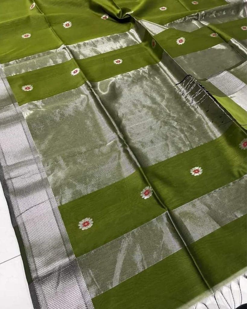 Pure Maheshwari Silk Saree Olive Green Color Handloom Handwoven Single Design Zari Border with Flower Buti Pallu and contrast blouse-8536 view 2