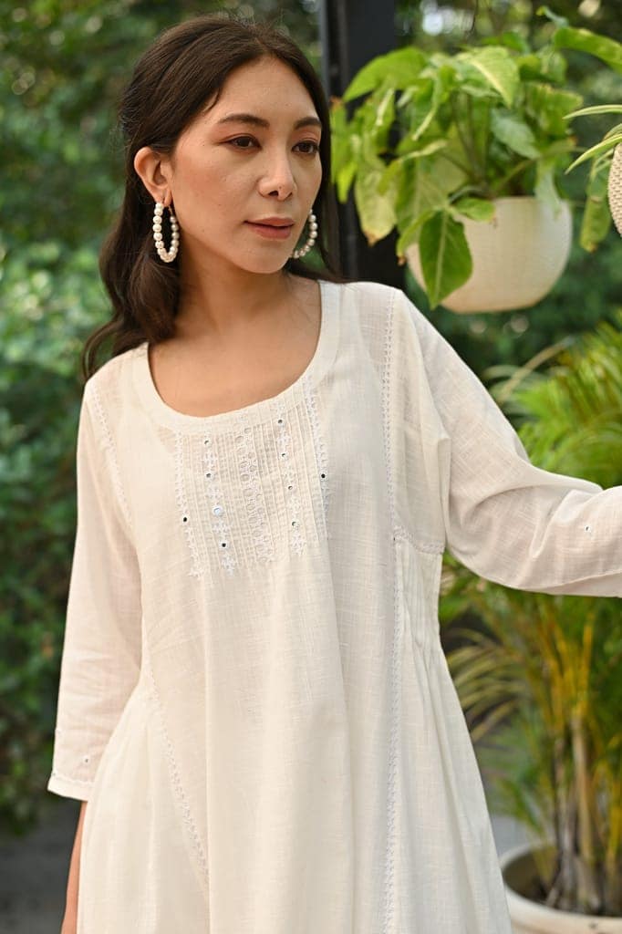 Jasmine Sindhi Hand Embroidered Cotton Kimono Sleeve Kurta view 3