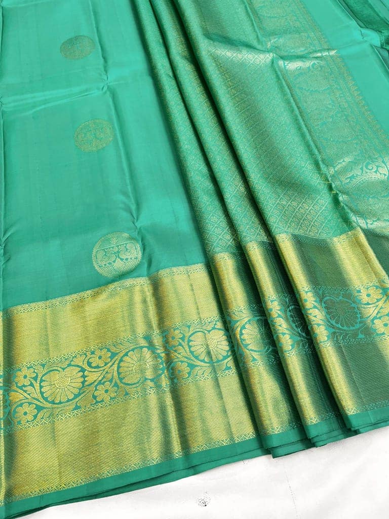 Light Green Color Pure Silk Saree Has Round Butta Design with Unstitched Blouse view 3