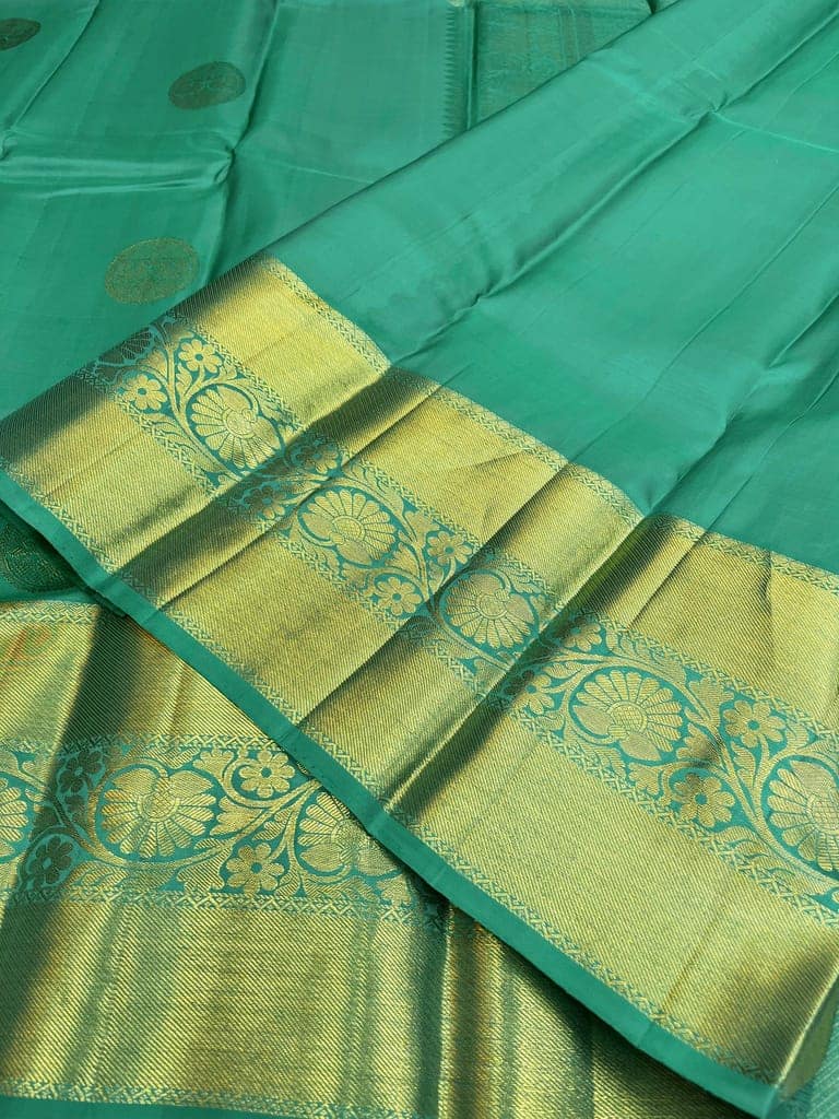 Light Green Color Pure Silk Saree Has Round Butta Design with Unstitched Blouse view 4