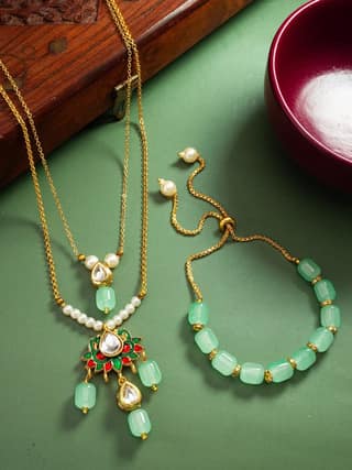 Morison Classic Pearl Pendant Set Timeless Beauty for Every Occasion