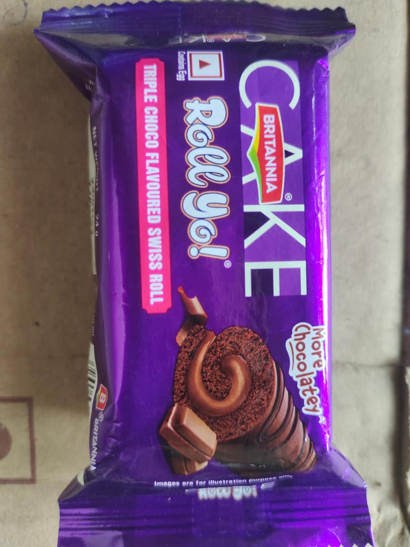 Britannia cake roll yo triple chocolate flavour