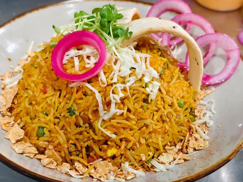 Mumbai must tak a tak pualo