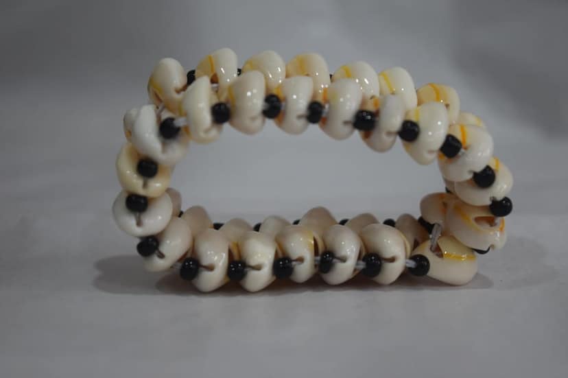 Handcrafted Natural Shell Bracelet, White with Black Beads, Traditional Beach Style, Elastic Band view 2
