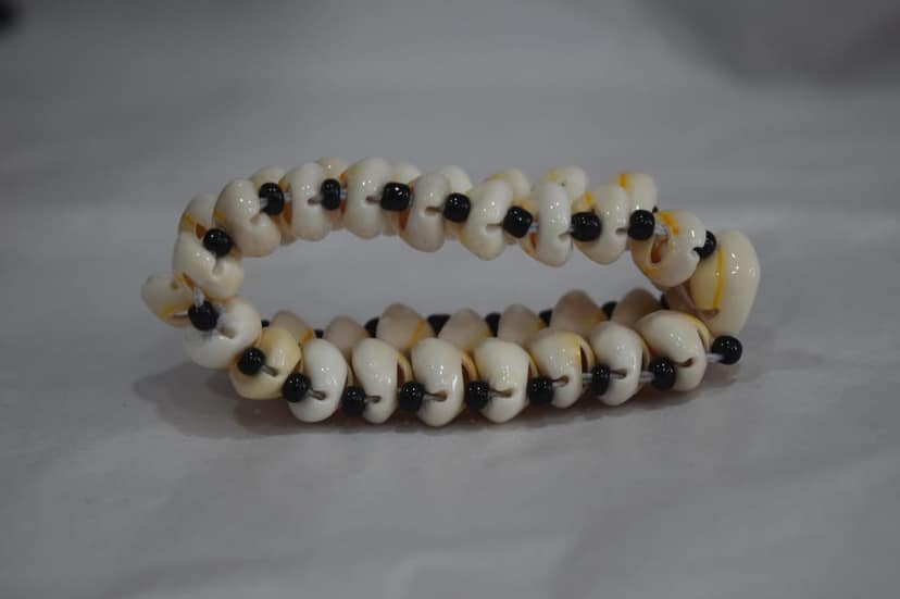 Handcrafted Natural Shell Bracelet, White with Black Beads, Traditional Beach Style, Elastic Band view 4