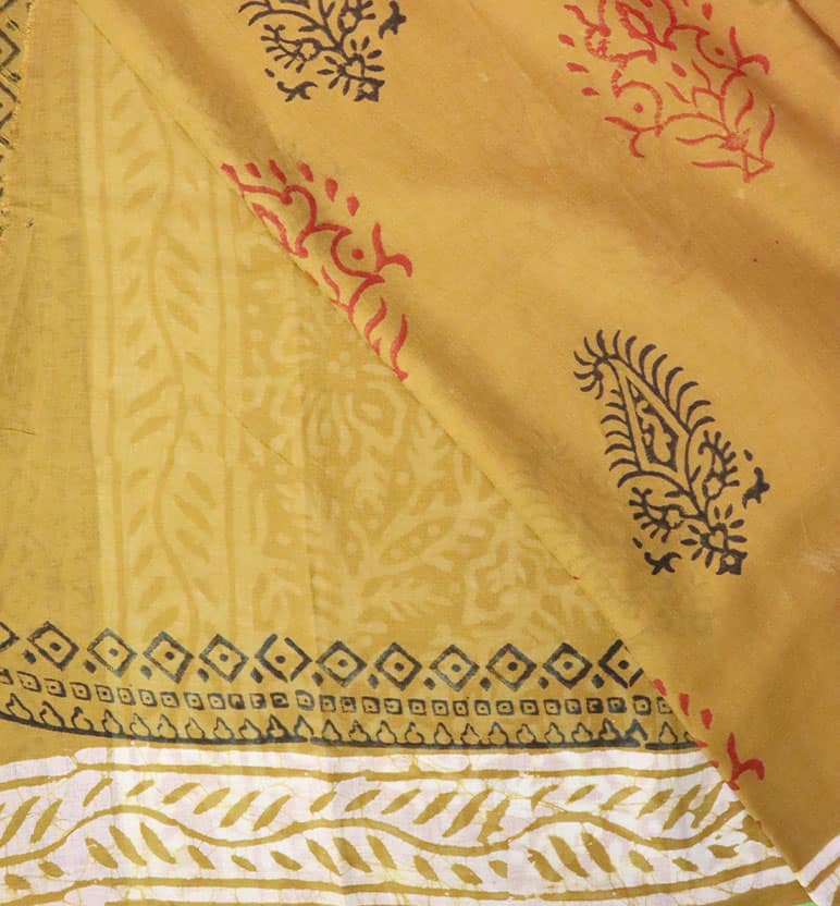 Handcrafted Batik Print Cotton Saree with Blouse Piece view 5