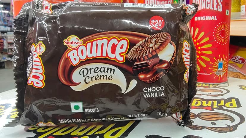 Sunfeast bounce dream creme choco vanilla