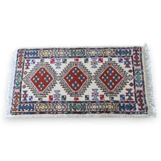 ELURU Traditional Geometric Diamond Pattern Door Mat | Cream & Red Decorative Indoor Rug with Tassels | Soft Designer Carpet for Home Entrance
