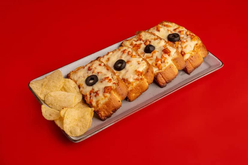 Chicken & Cheese Galic Bread