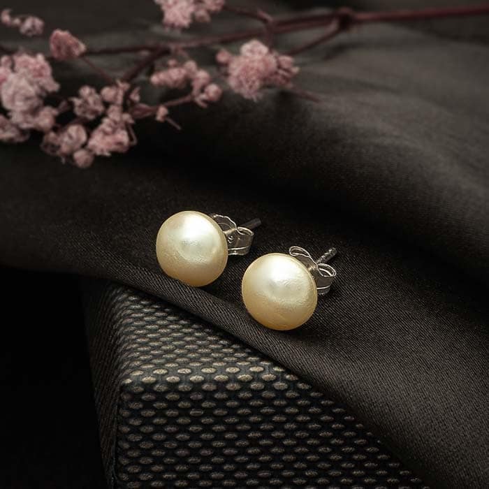Silver Creame Pearl 6mm Earring view 3