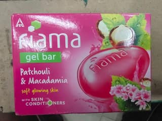 Fiama gel bar patchouli and macadamia