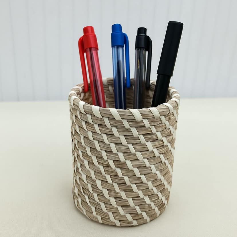 Handwoven Tigergrass Pen Stand