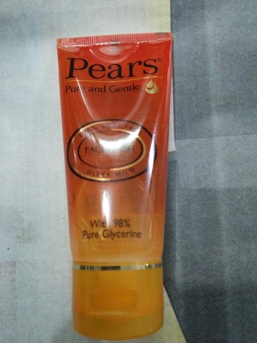 Pears pure and gentle face wash