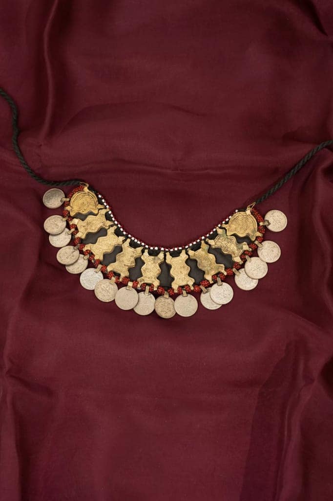 Sikke Neckpiece view 2