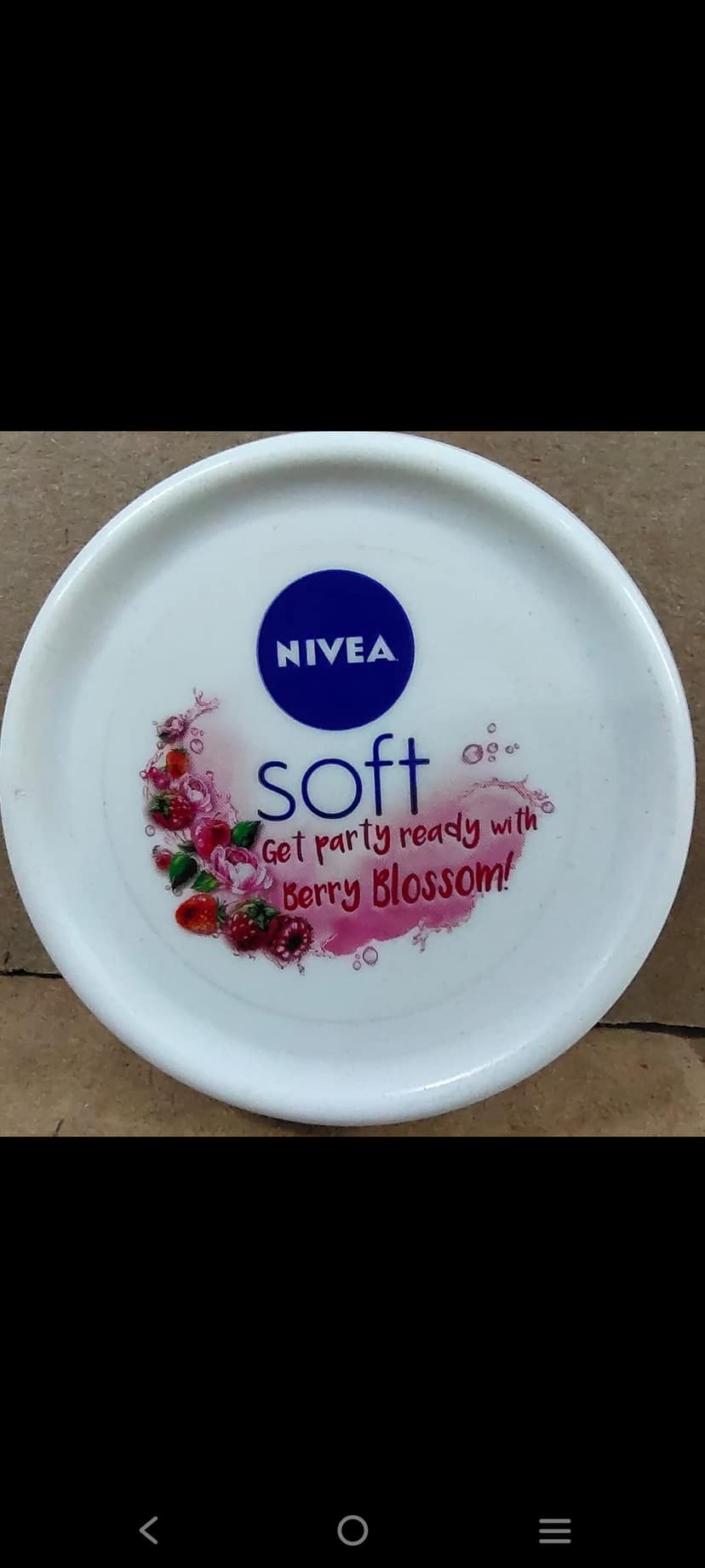 Nivea soft berry blossom