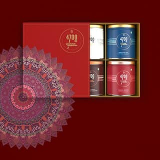 4700BC Gourmet Popcorn, Festive Gift Box, 440g, (4 Tins: 1 Hawaiian Barbeque Cheese, 1 Himalayan Salt Caramel, 1 Nutty Tuxedo Chocolate and 1 Mocha Walnut Chocolate)