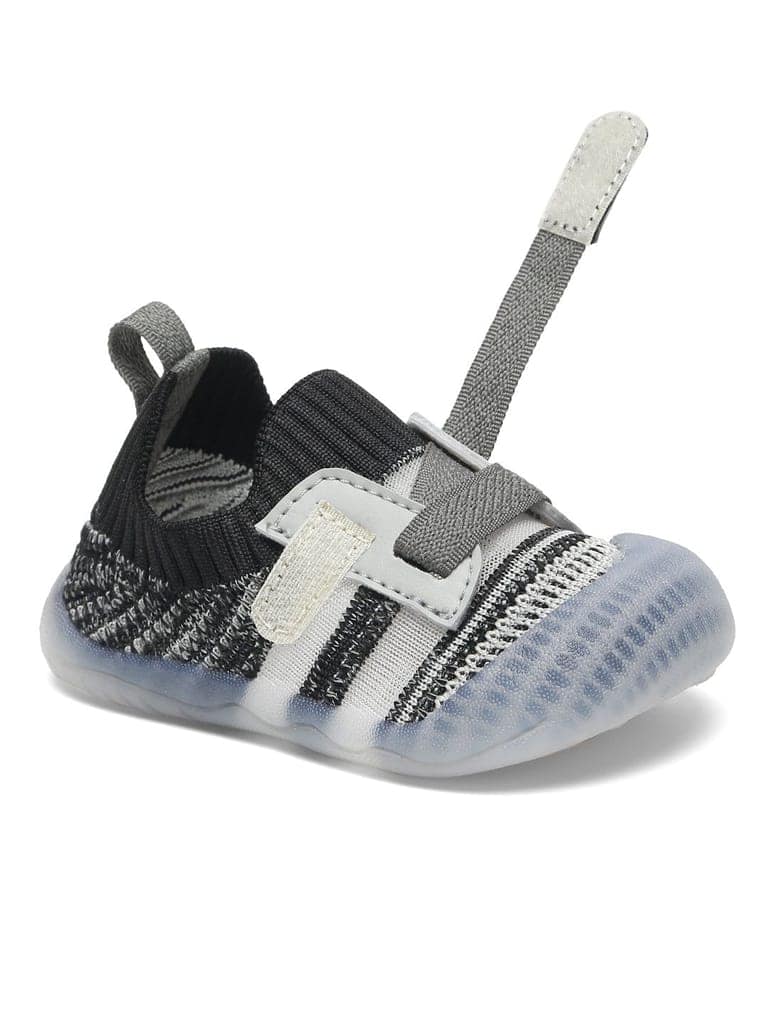 Smooth Toddlers' First Step Shoes - Black (Unisex) view 4