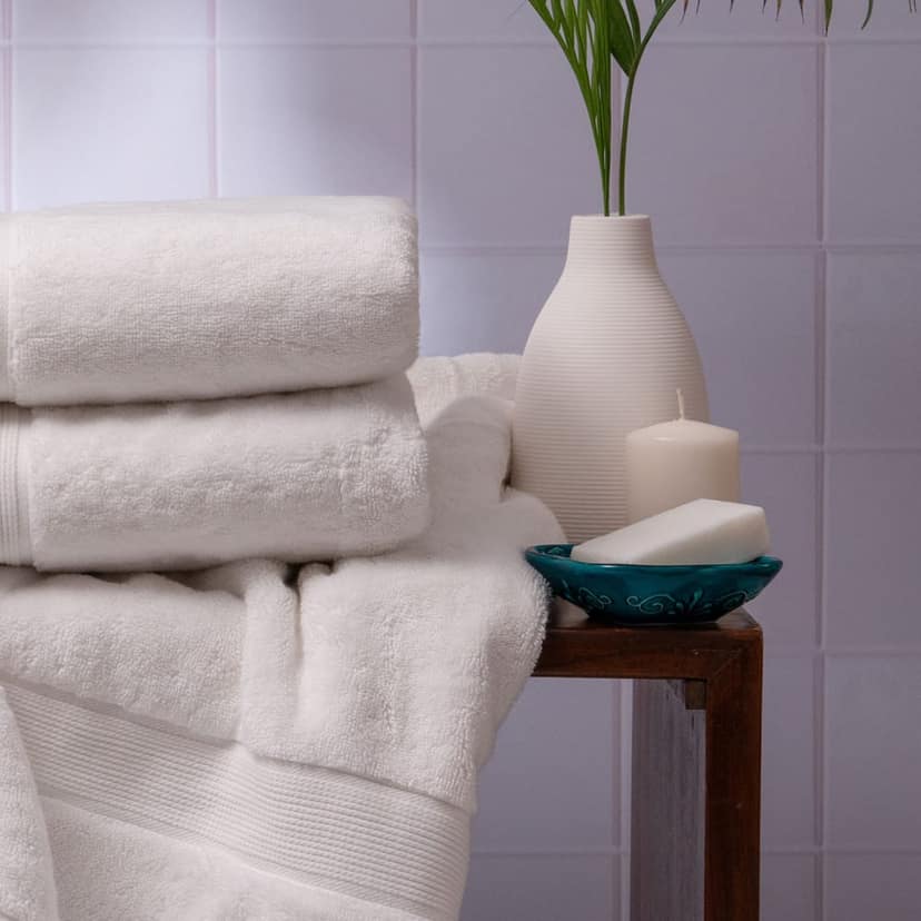 Feather & Spun Lavender Scented Bath Towel | Oeko-TEX® Standard 100 | Fade-Resistant| Anti Microbial | Double Needle Stitch | 800 GSM Pure Cotton 76 x 137 cm (Pure Snow) view 6