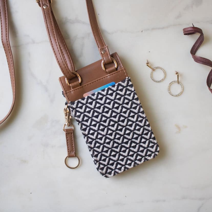 The Mobile Sling Bag (Orca) view 3