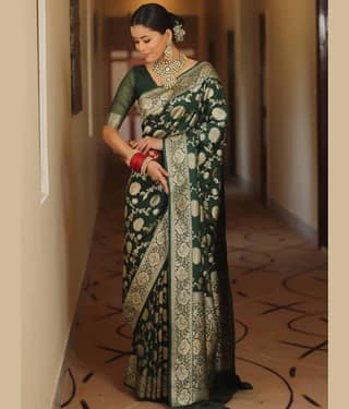 GARIYA Art Silk Embellished Banarasi saree With Unstitched Blouse Piece ( Green )