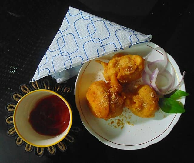 Egg Bonda – Crispy Street-Style Snack with Spiced Egg Filling