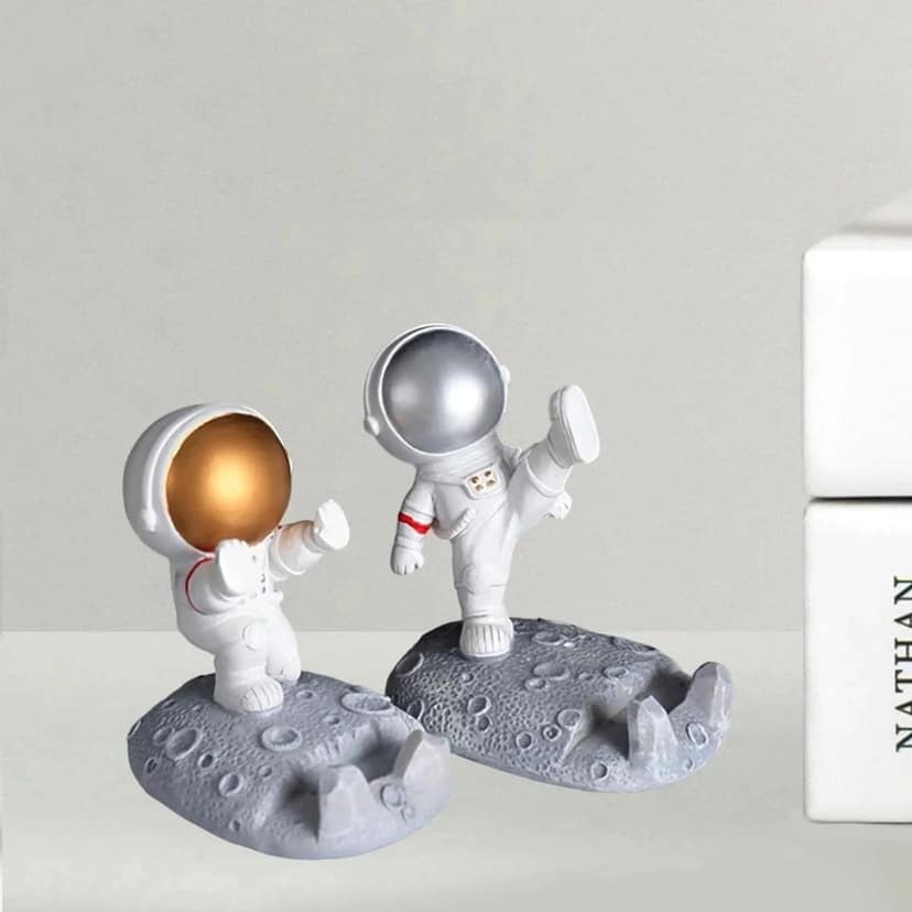 Creative Astronaut Mobile Holder (Random)