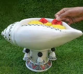 Terracotta Decorative Flower Design Sangu urli with Stand