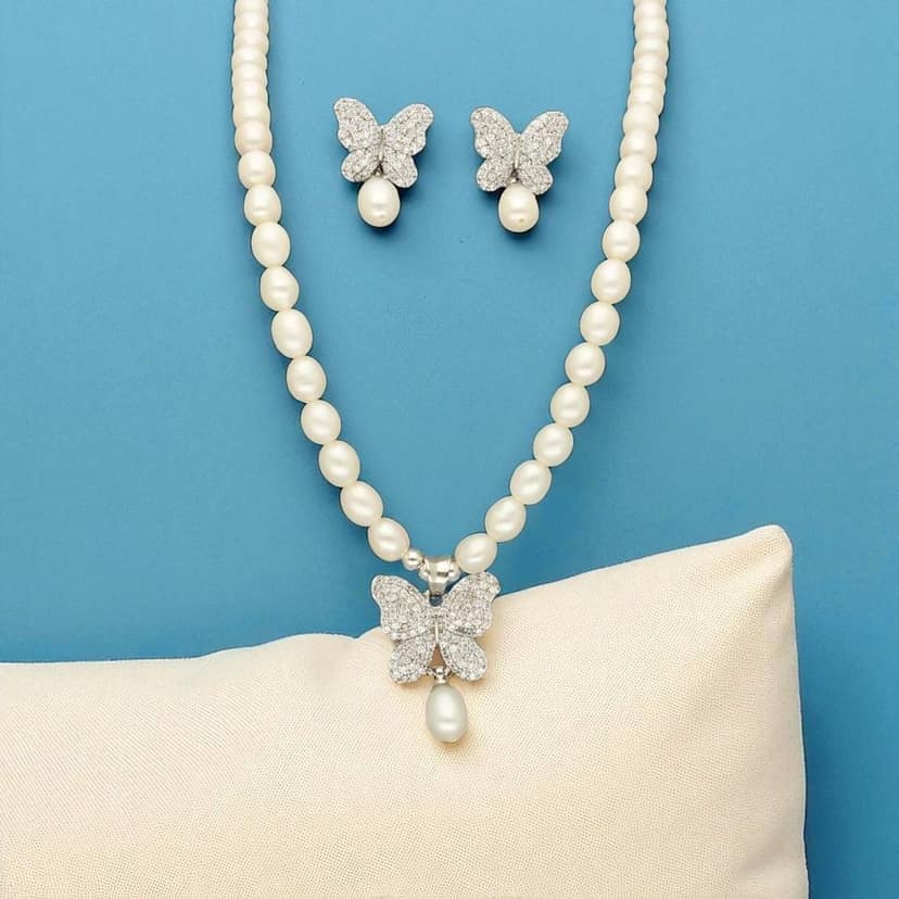 Charming Butterfly Pearl Necklace Set