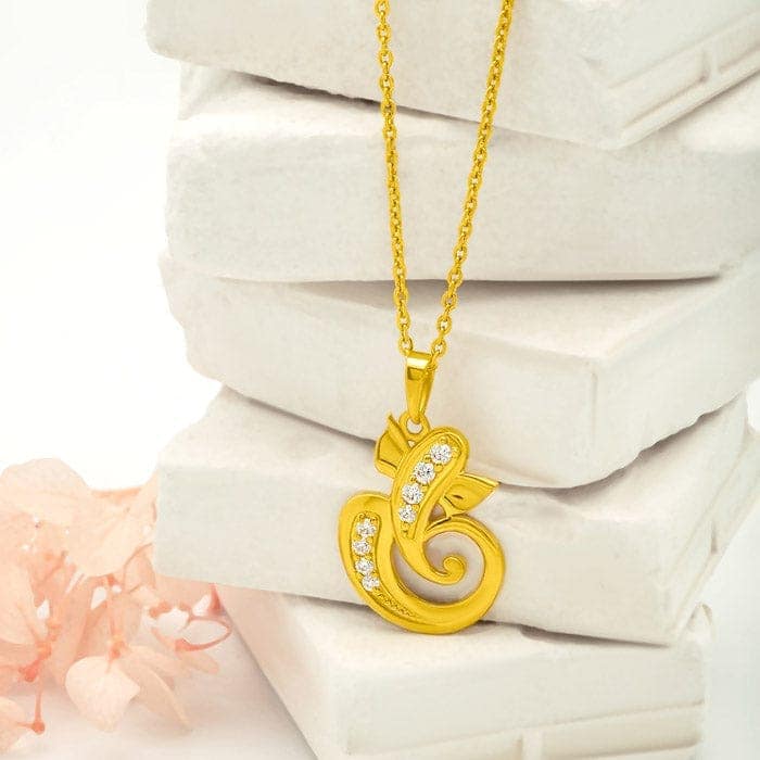18k Gold plated Ganesha Glow Pendant with Chain view 3
