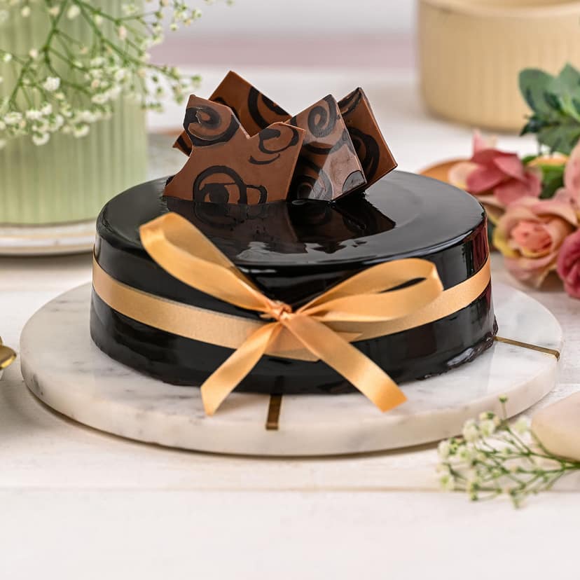 Decorated Chocolate Truffle Cake Half Kg view 4