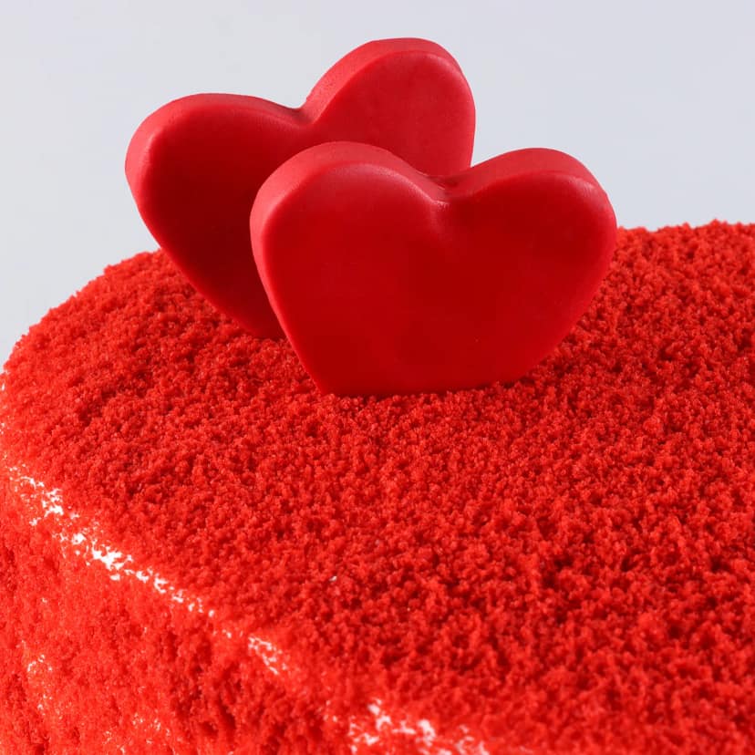 Sweet Red Heart Velvet Cake Half Kg view 4
