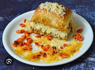 Cheese butter dabeli