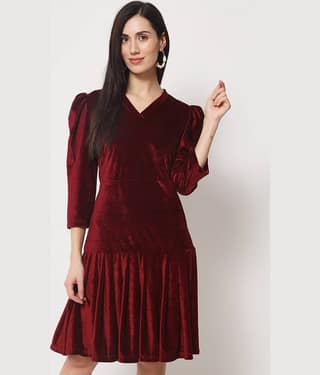 Rudrakriti Women Velvet Solid A-line Dress ( Maroon )