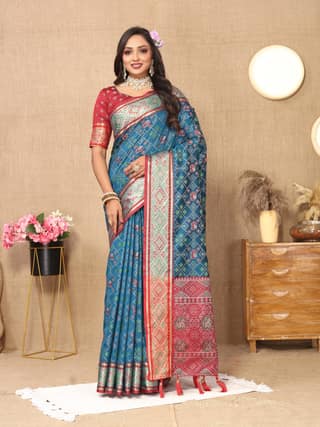 Soft Patola silk saree with Meenakari zari weaw...