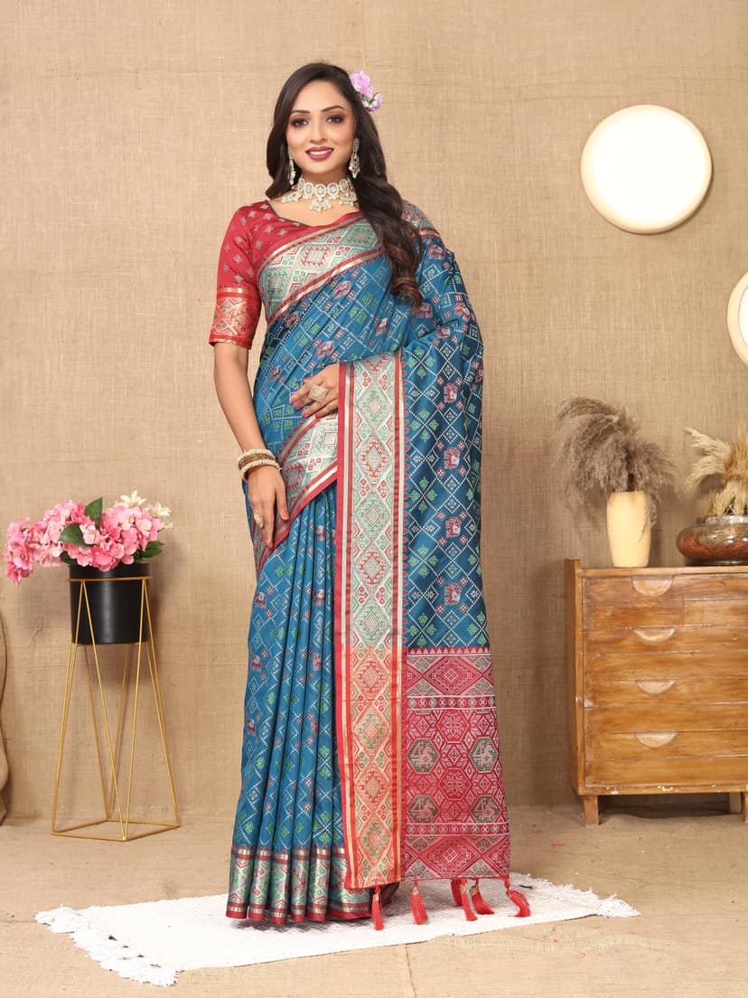 Soft Patola silk saree with Meenakari zari weaw...