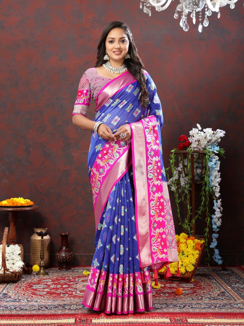 Yavira silk Women's Blue Handwoven Silk Saree