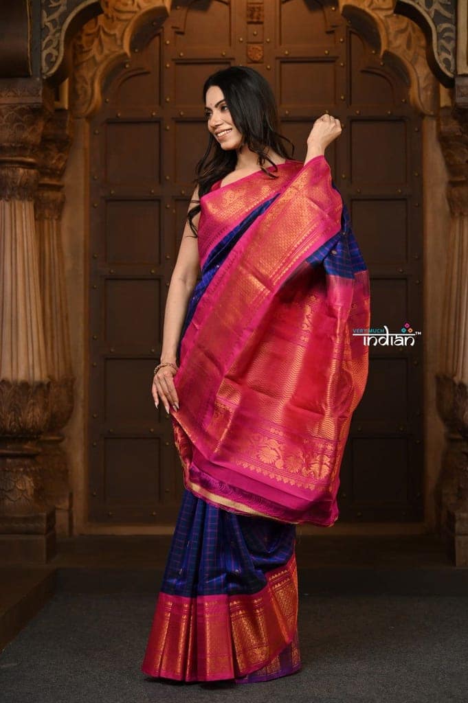 Parampara Premium ~ Gadwal Pure Silk Handloom Saree in Dual Tone Peacock Blue with Pink Border view 3