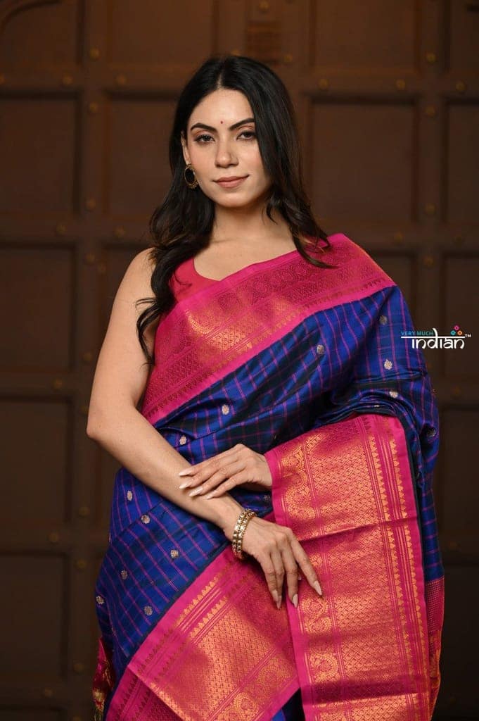 Parampara Premium ~ Gadwal Pure Silk Handloom Saree in Dual Tone Peacock Blue with Pink Border view 4