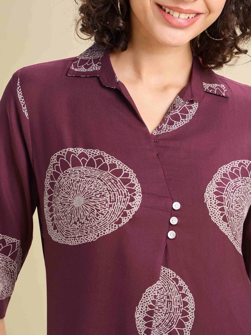 Maroon And White Viscose Printed Slitted Kurti view 2