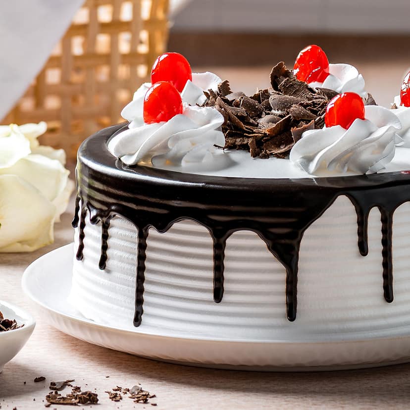 Black Forest Cake Half kg view 2