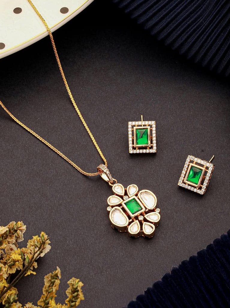 Gold Toned Green Emerald Kundan Studded Floral Locket Pendant Jewellery Set view 2