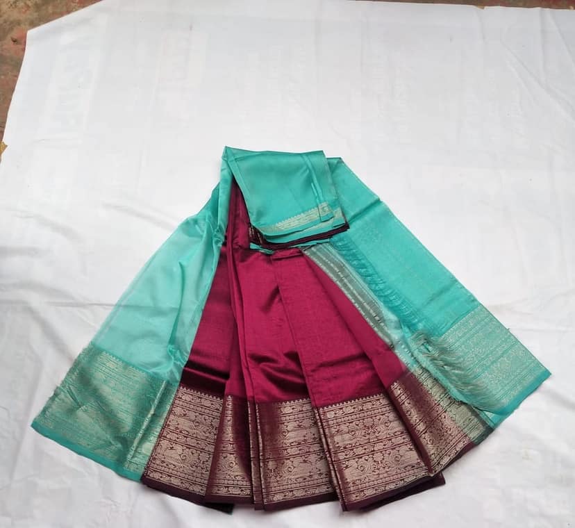Green and Maroon Kanjivaram Silk Saree With Blouse Piece view 2