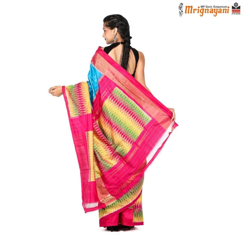 HANDLOOM IKKAT PATOLA PURE SILK SAREE WITH BLOUSE (SKU - 1SSP05230422, SAREE-1111) view 4