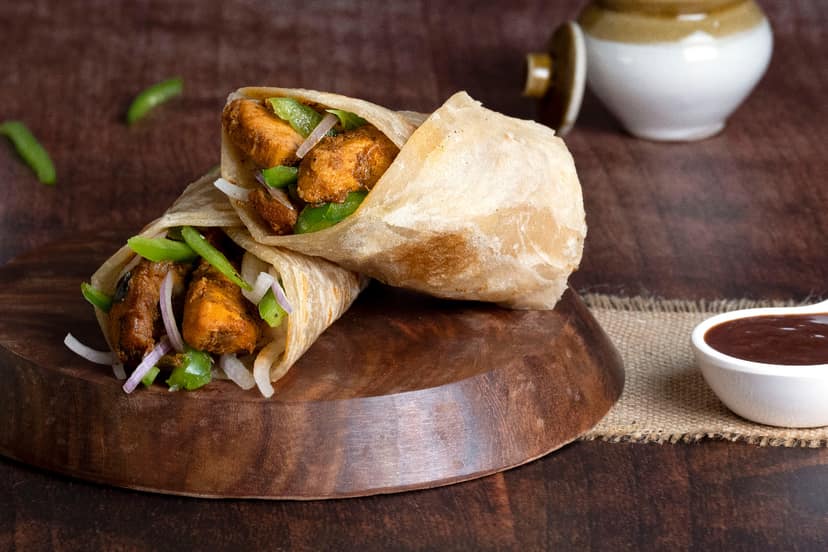 Bhuna chicken mini roll