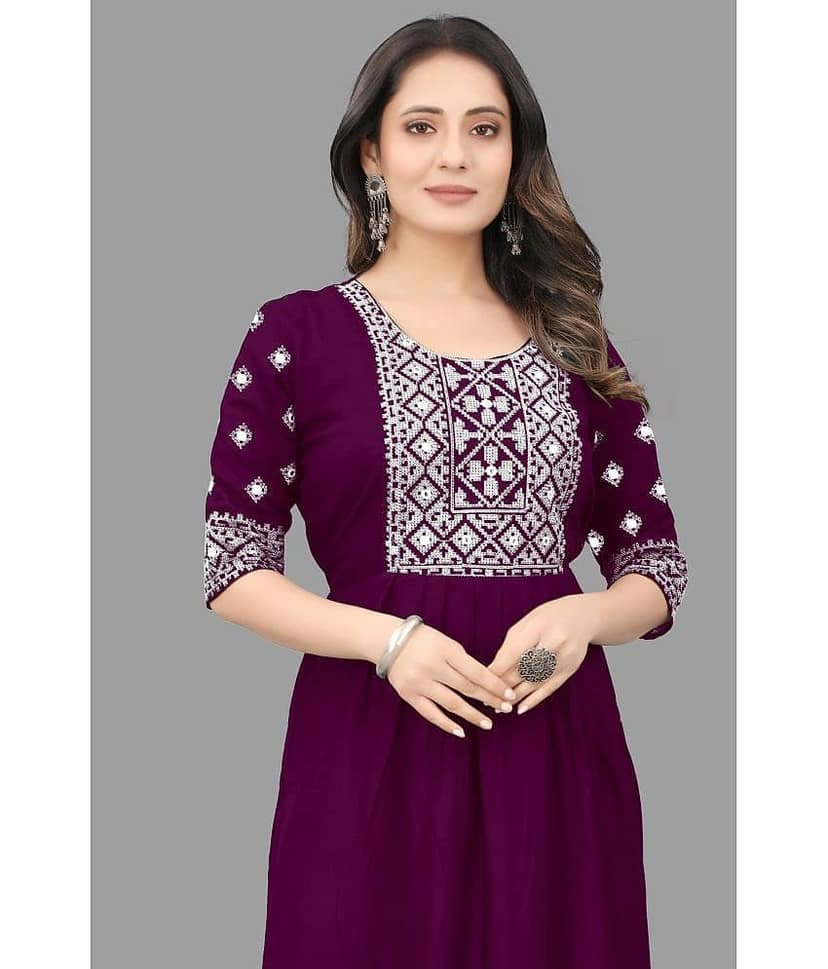 QPEEZ - Green Rayon Women's Flared Kurti ( Pack of 1 ) view 2