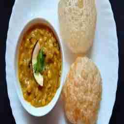 Luchi cholar dal