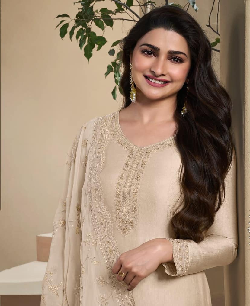 New Wedding Wear Crepe Silk Straight Suit for Women view 3